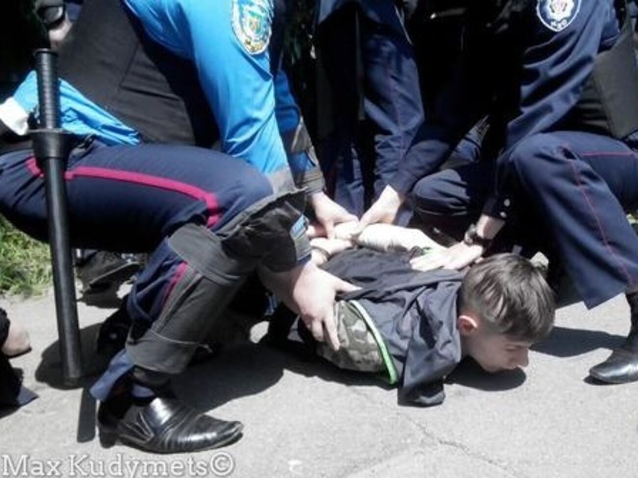 Задержанных милиция уже доставила в райотдел