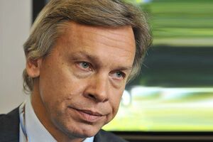 Пушков: На фоне вчерашних торжеств совсем забылись попытки Обамы испортить нам праздник. В эти дни Обама исчез