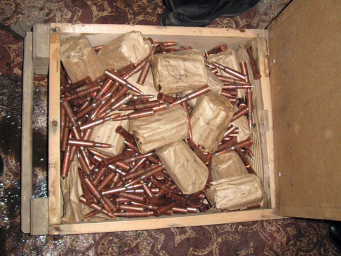 Милиция нашла в Красноармейске арсенал оружия. Фоторепортаж