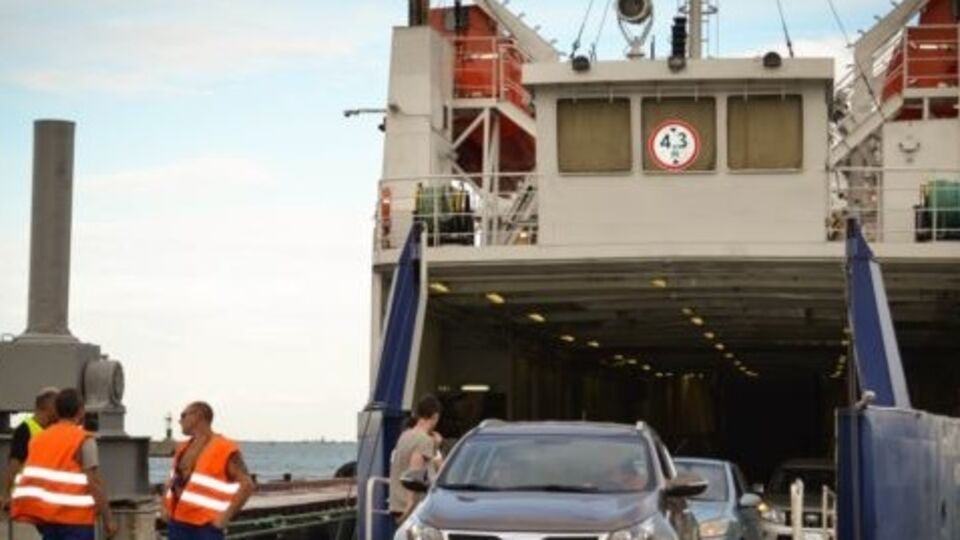 Пограничники потребовали специальные документы на груз