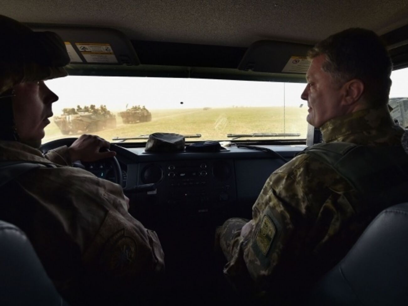 Порошенко осмотрит новые образцы военной техники