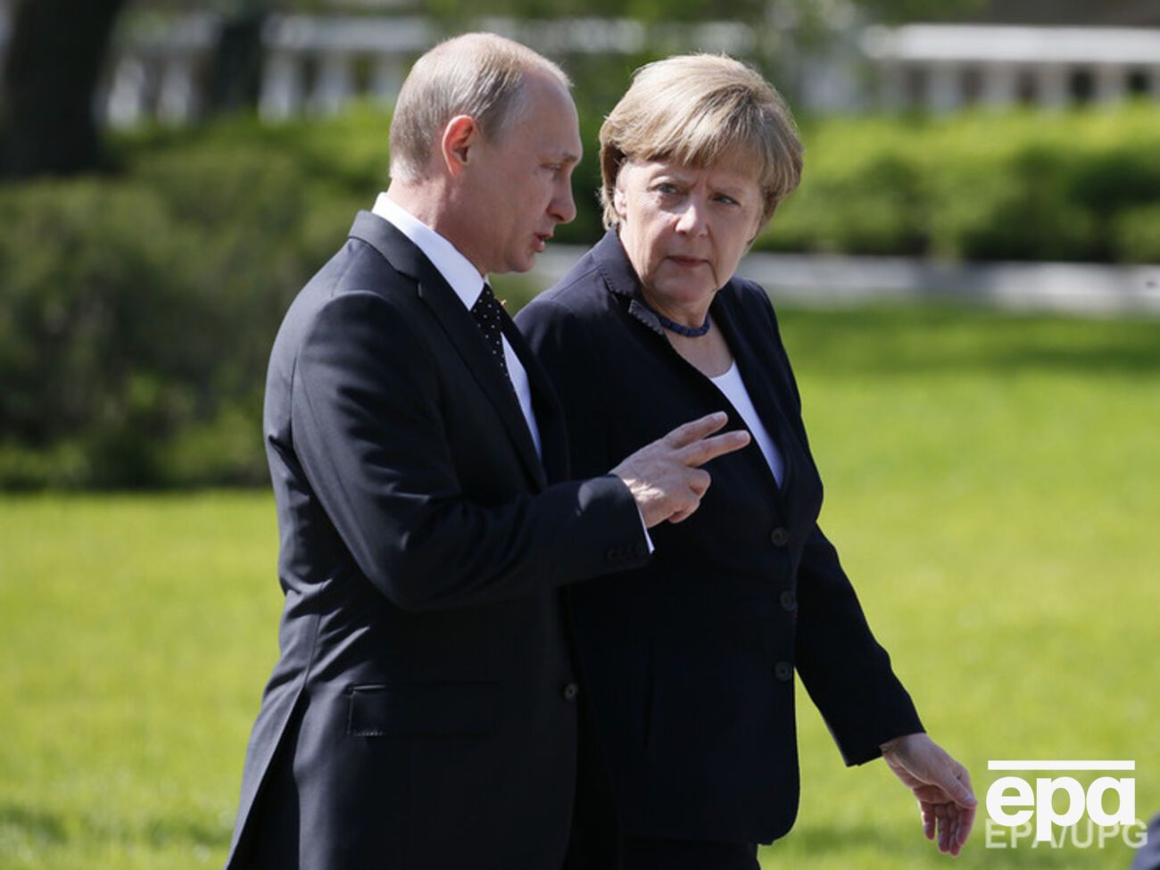 Меркель надеется, что проведение выборов на Донбассе будет способствовать восстановлению контроля на украинско-российской границе