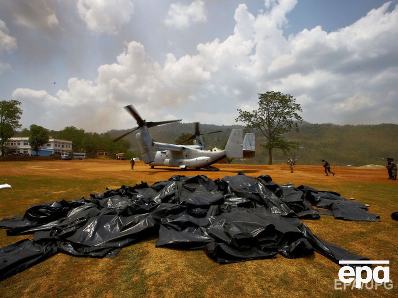 В результате землетрясения в Непале погибли более 8 тыс. человек