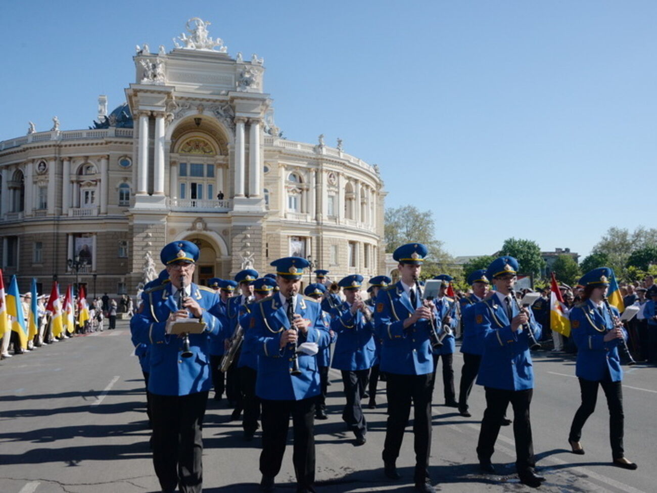 Украинские военные оркестры сыграли для одесситов