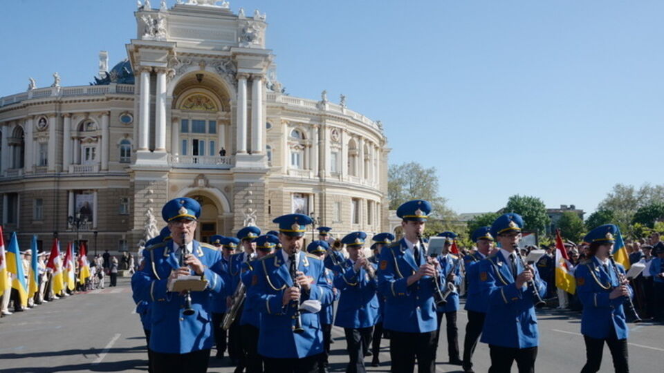Украинские военные оркестры сыграли для одесситов