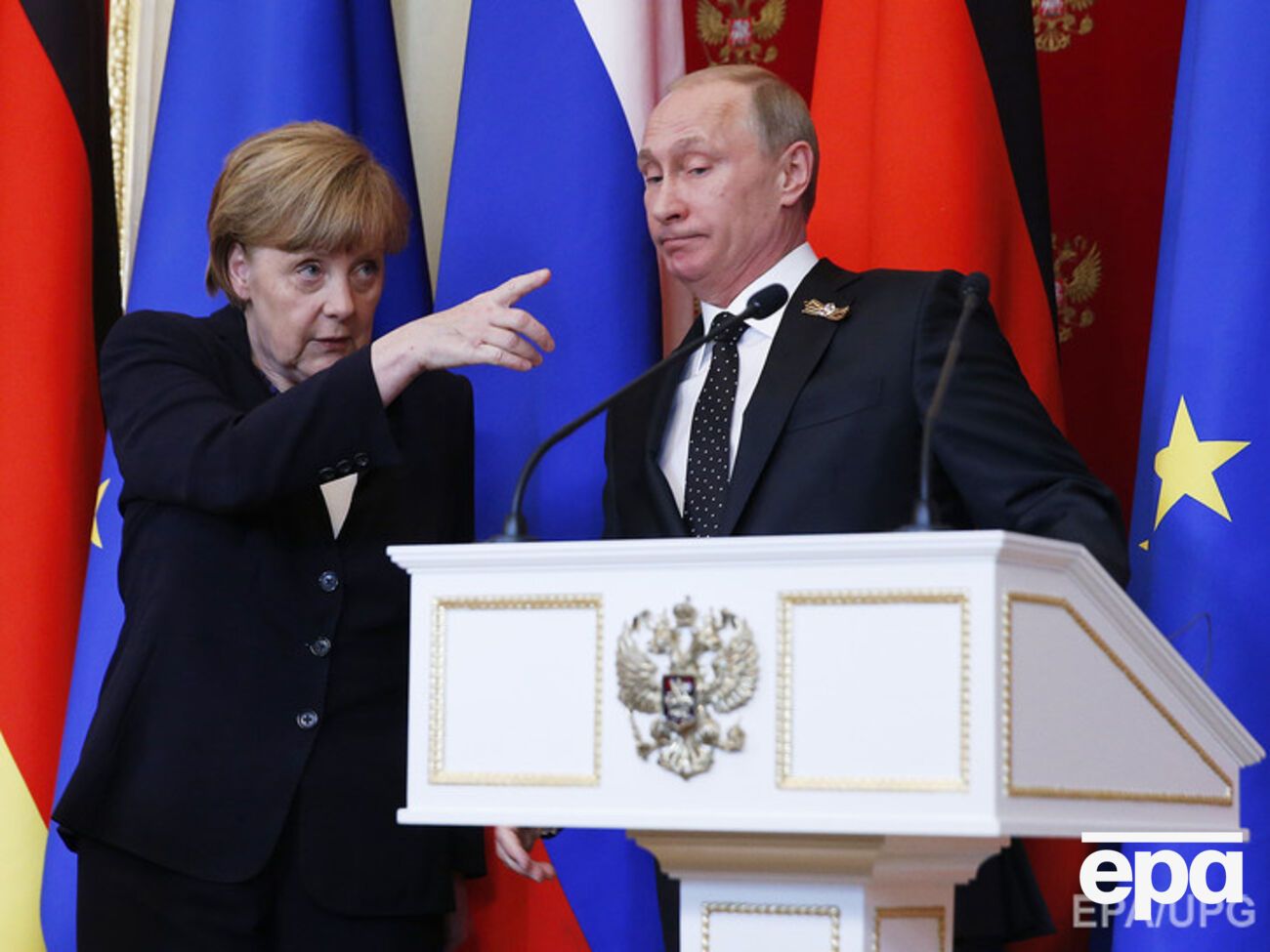 Российский президент попытался использовать визит канцлера и других мировых лидеров, чтобы подчеркнуть, что украинский кризис не оставил Россию в изоляции