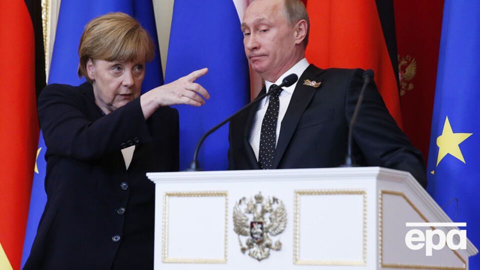 Российский президент попытался использовать визит канцлера и других мировых лидеров, чтобы подчеркнуть, что украинский кризис не оставил Россию в изоляции