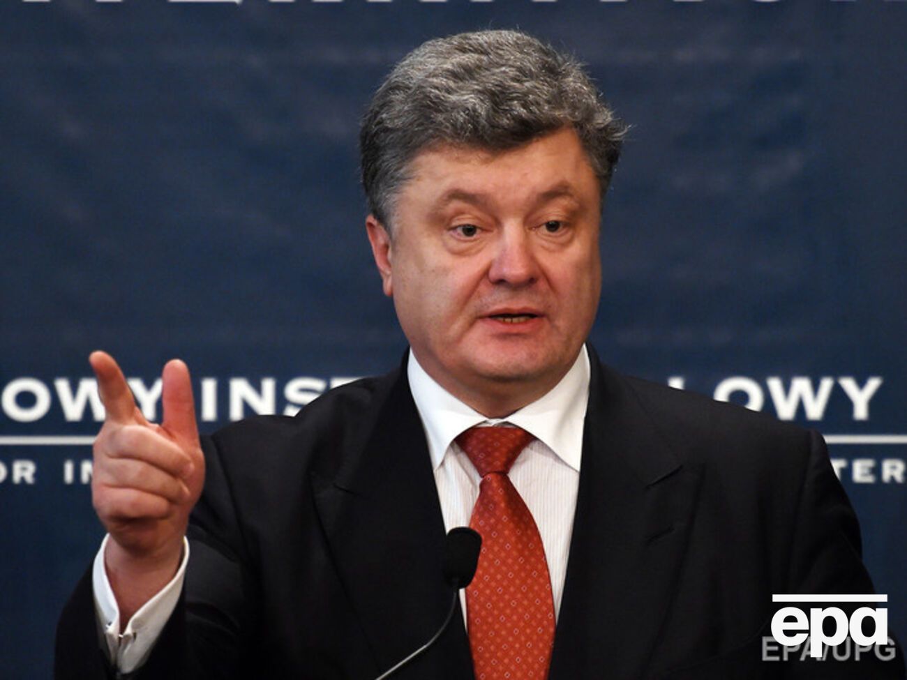 В ходе визита Порошенко обсудит выполнение Минских соглашений