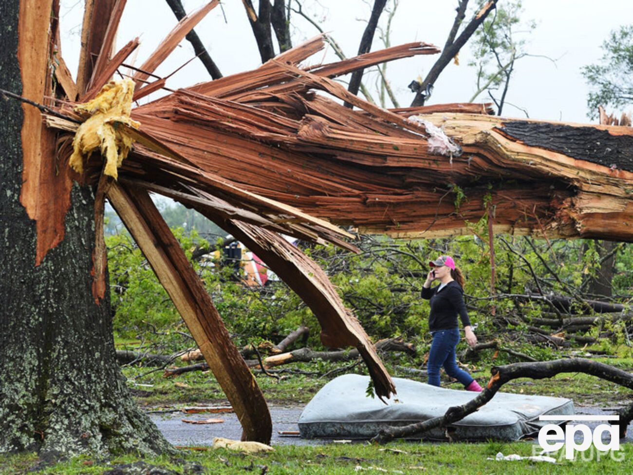 Десятки местных жителей получили ранения