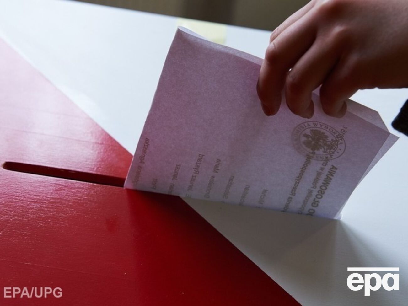 Выборы президента Польши: У Дуды – 36,66%, у Коморовского – 31,9%