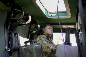 Порошенко поручил обеспечить госзаказами предприятия оборонной промышленности