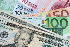 Курс евро по отношению к доллару составил $1,1144