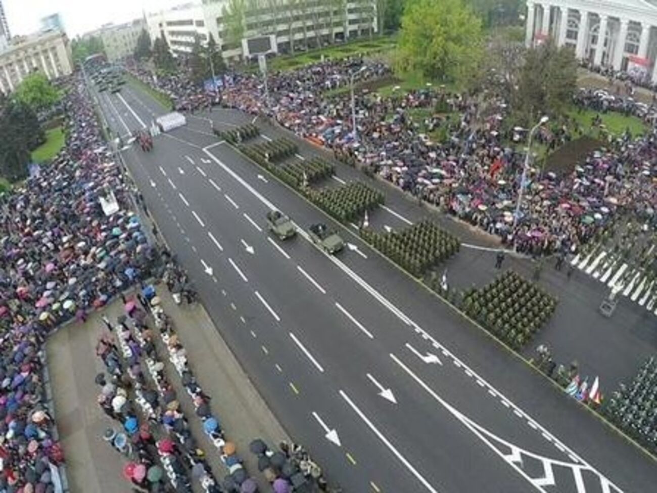 Боевики устроили "парады" в Донецке и Луганске на 9 мая