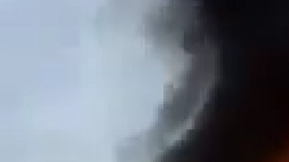 В Ставропольском крае на трассе взорвался грузовик. Видео