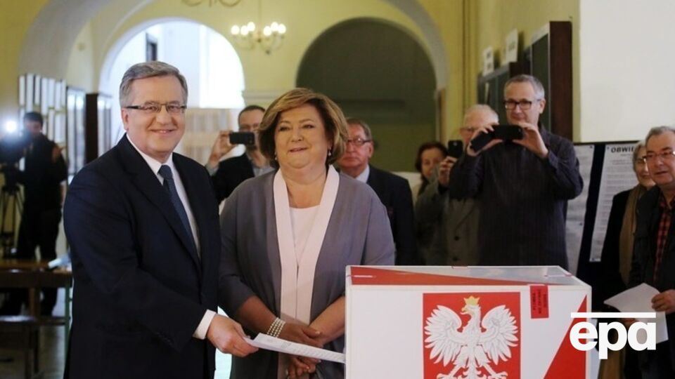 Коморовский уступает Дуде 1,99%