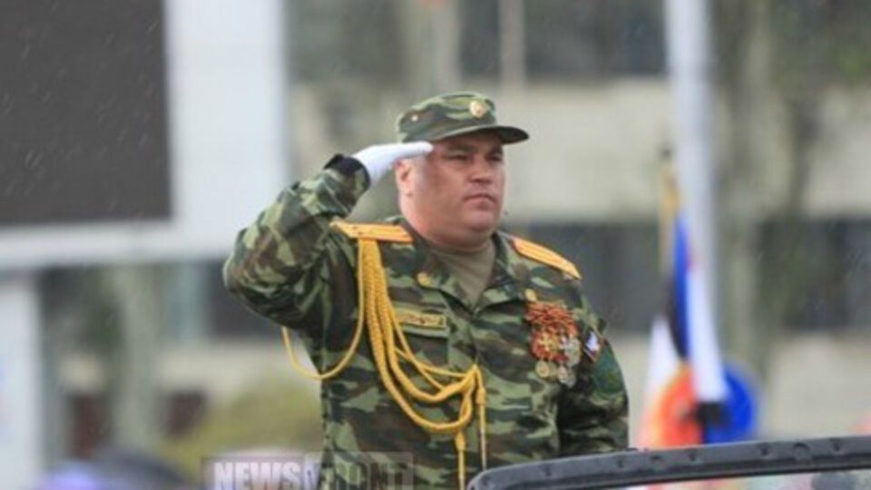 Великородный принимает "парад" на 9 мая