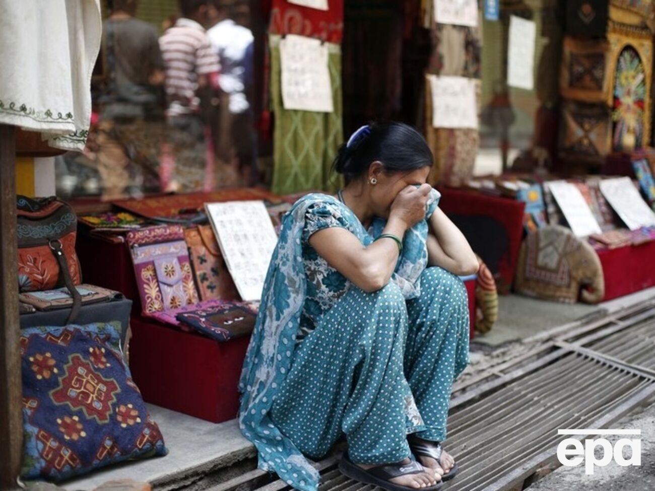 Количество жертв землетрясения в Непале увеличивается