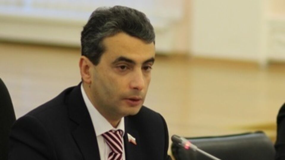 Шлосберг: На востоке Украины создана черная экономическая дыра для контрабандистов