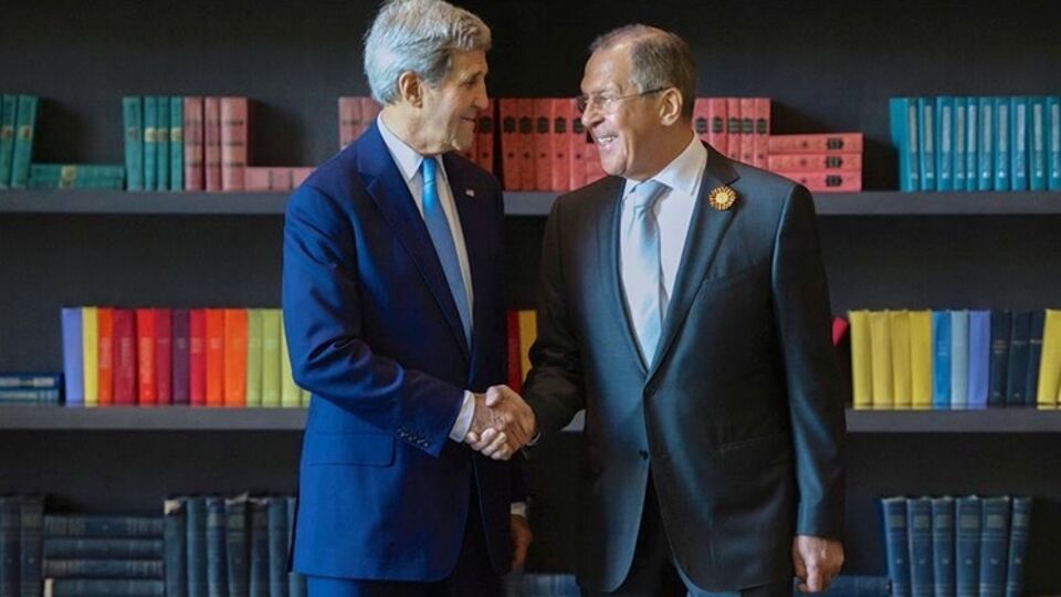 МИД РФ: Киев должен установить диалог с Донецком и Луганском и провести конституционную реформу