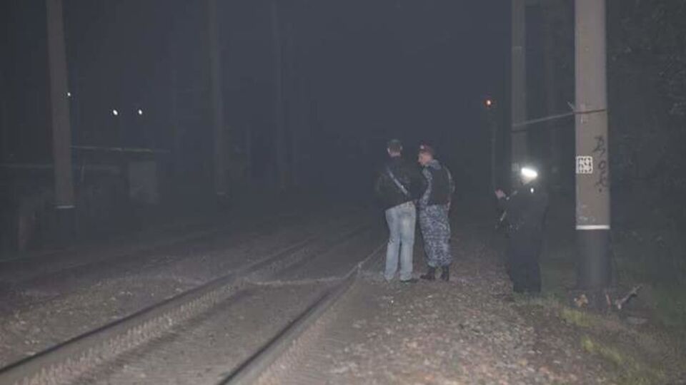 На мосту в Одессе перед поездом взорвали железнодорожное полотно