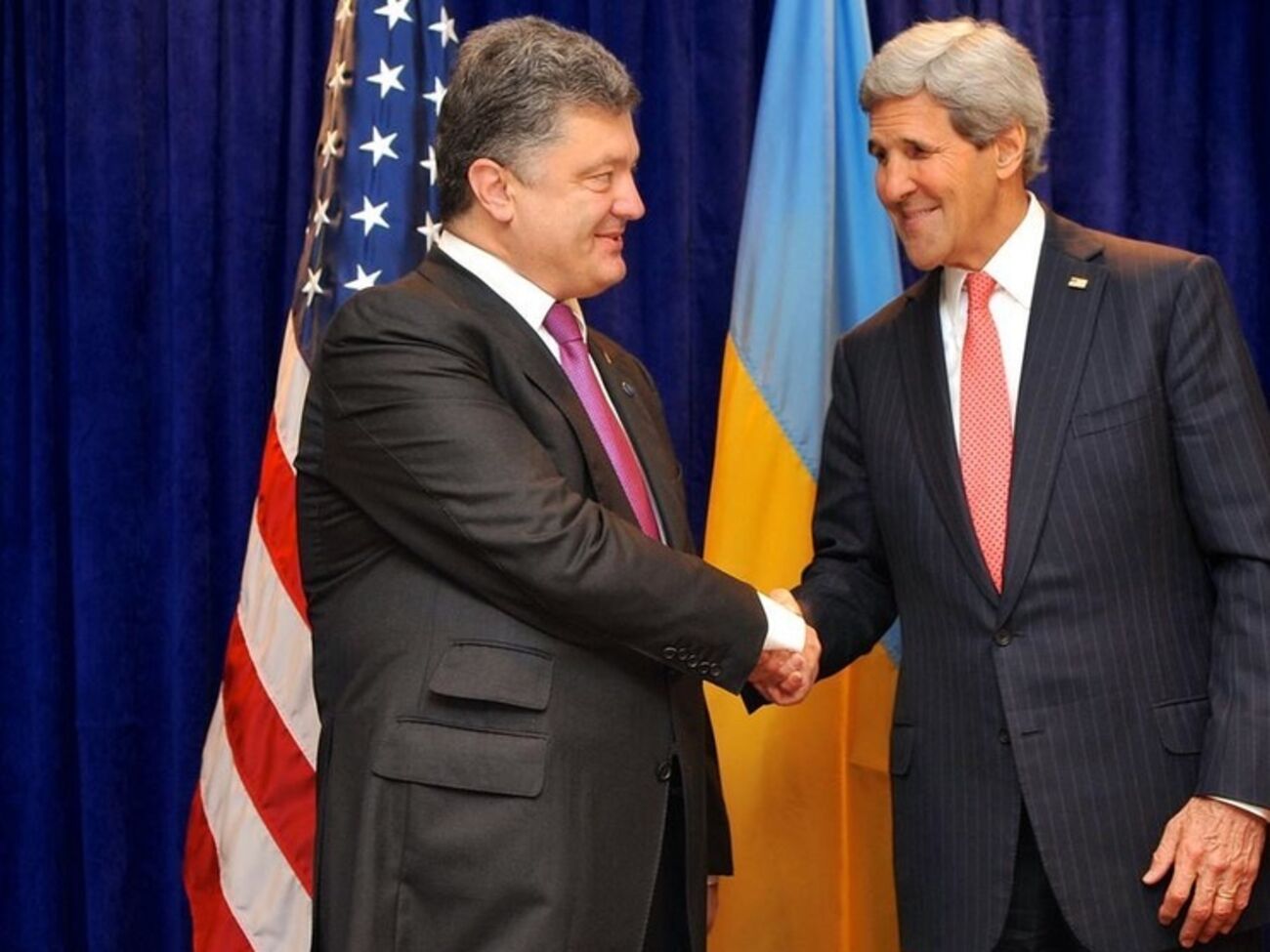 Собеседники скоординировали дальнейшие действия для деэскалации конфликта на Донбассе, а также обсудили шаги, которые должны совершить стороны для полного выполнения Минских договоренностей