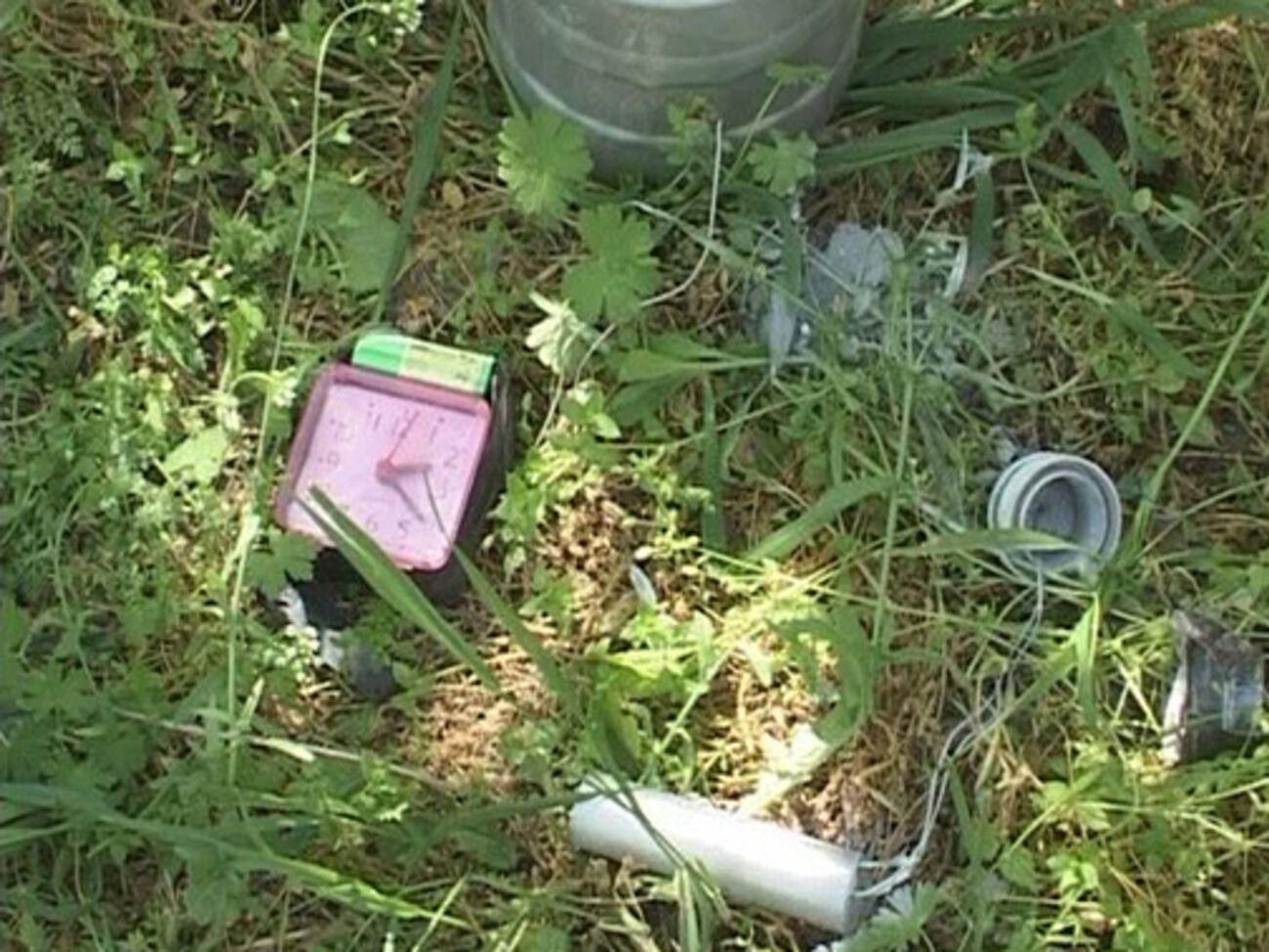 Взрывное устройство, найденное возле газопровода