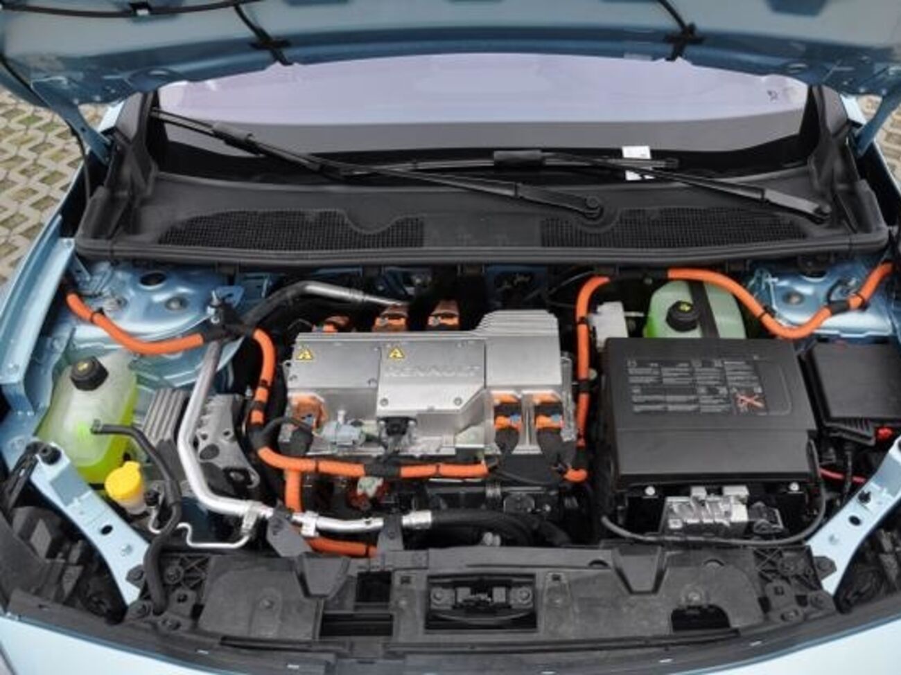 Аренда электромобиля дешевле аренды бензинового авто на 30%