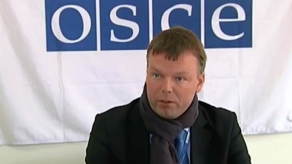 Хуг: Ни правительство Украины, ни представители "ДНР" и "ЛНР" не завершили отвод тяжелого оружия