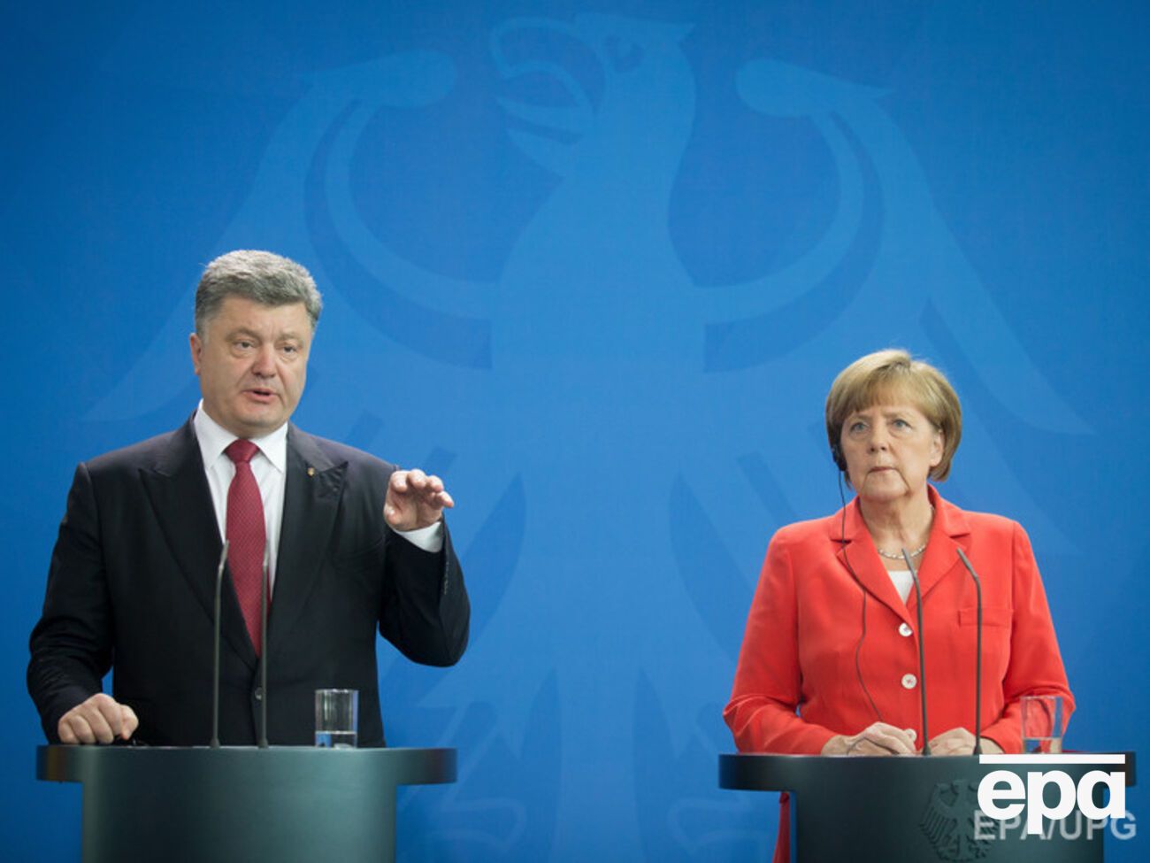 Порошенко: Огромная заслуга в единстве и солидарности ЕС принадлежит Канцлеру Германии