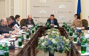Гройсман: Рабочей группе и всей Конституционной комиссии надо найти баланс, который позволит избежать конфликтов в треугольнике "президент---парламент---правительство"