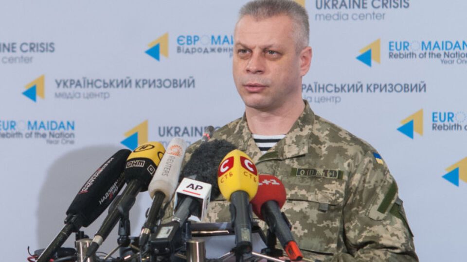 Лысенко заявил, что боевики продолжают нарушать мирные договоренности