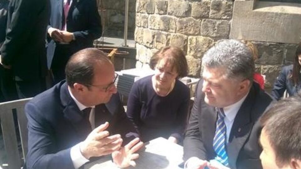 Порошенко в Германии встретился с Олландом