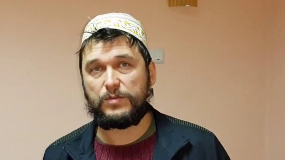 Боевик "ДНР" Варган: Любимая пытка "Оплота" – это удушение. То есть душат водой либо противогазом. Видео