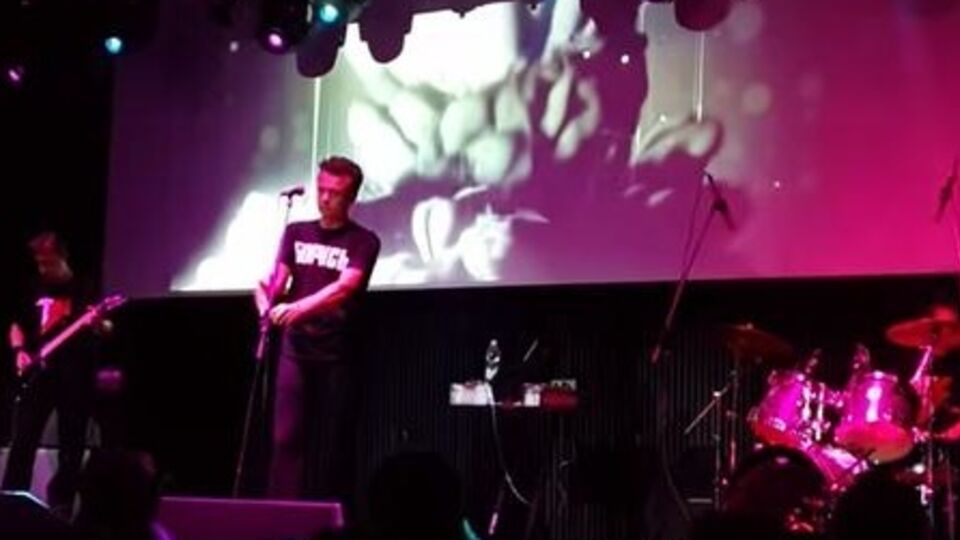 Российская рок-группа "Телевизор": Ты прости нас, Украина. Это рушится русский мир, мы не ведаем, что творим. Видео