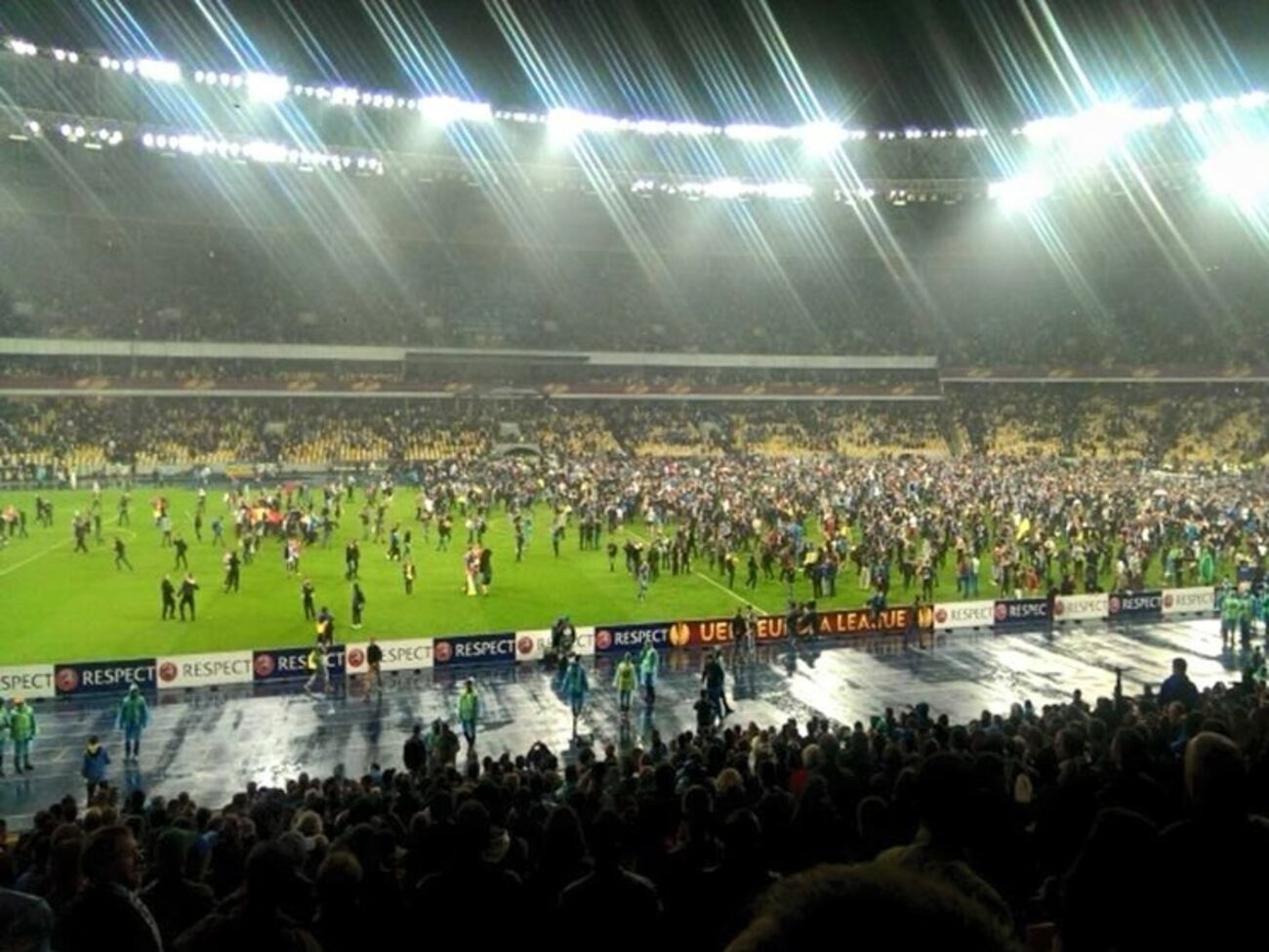 Матч "Днепра" с итальянским "Наполи" в Киеве завершился&nbsp;со счетом 1:0