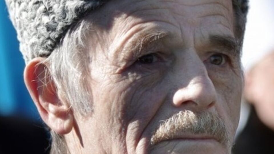 Джемилев: Освобождение Крыма должно происходить невоенным путем