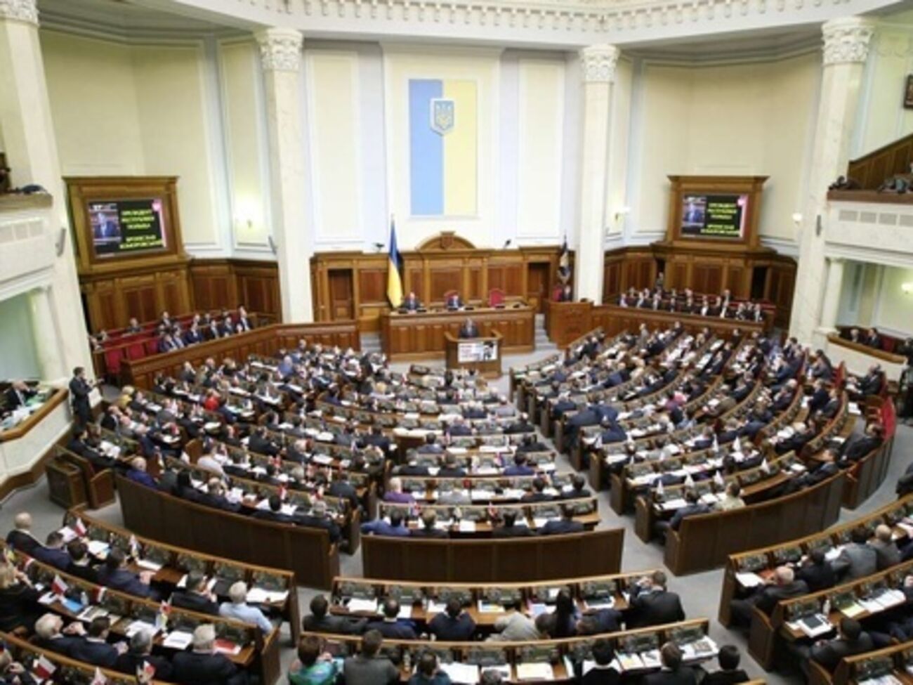 В Верховную Раду прошли два новых депутата