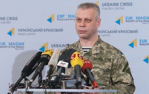 Лысенко: В селе Горское в результате минометного обстрела боевиками разрушен жилой дом