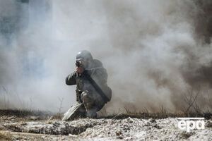 Украинских военных обстреливают из запрещенного оружия