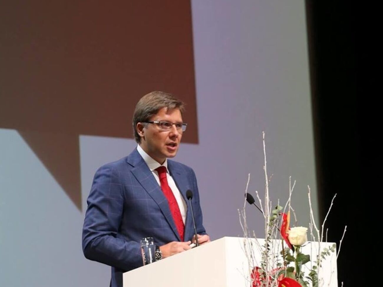 Нил Ушаков прокомментировал инсталляцию во дворе бывшего здания КГБ