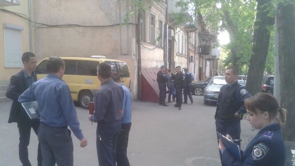 Неизвестный пытался забросить взрывное устройство в приемную свободовца Ильенко