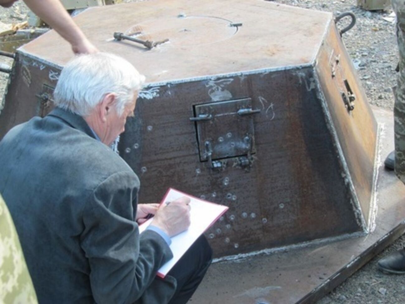 Доник: Грызть будем за малейшее. И экспертизы требовать по каждой партии плит