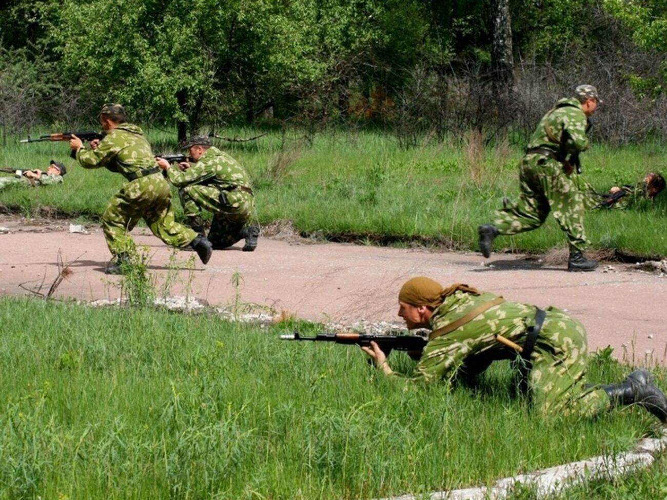 В Черниговской области прошли учения элитного отдельного полка президента Украины