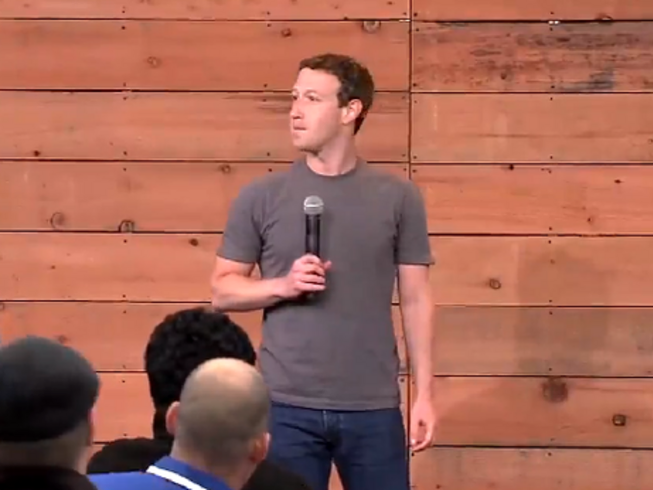 Украинские пользователи&nbsp;Facebook возмущены ответом Цукерберга на их просьбу