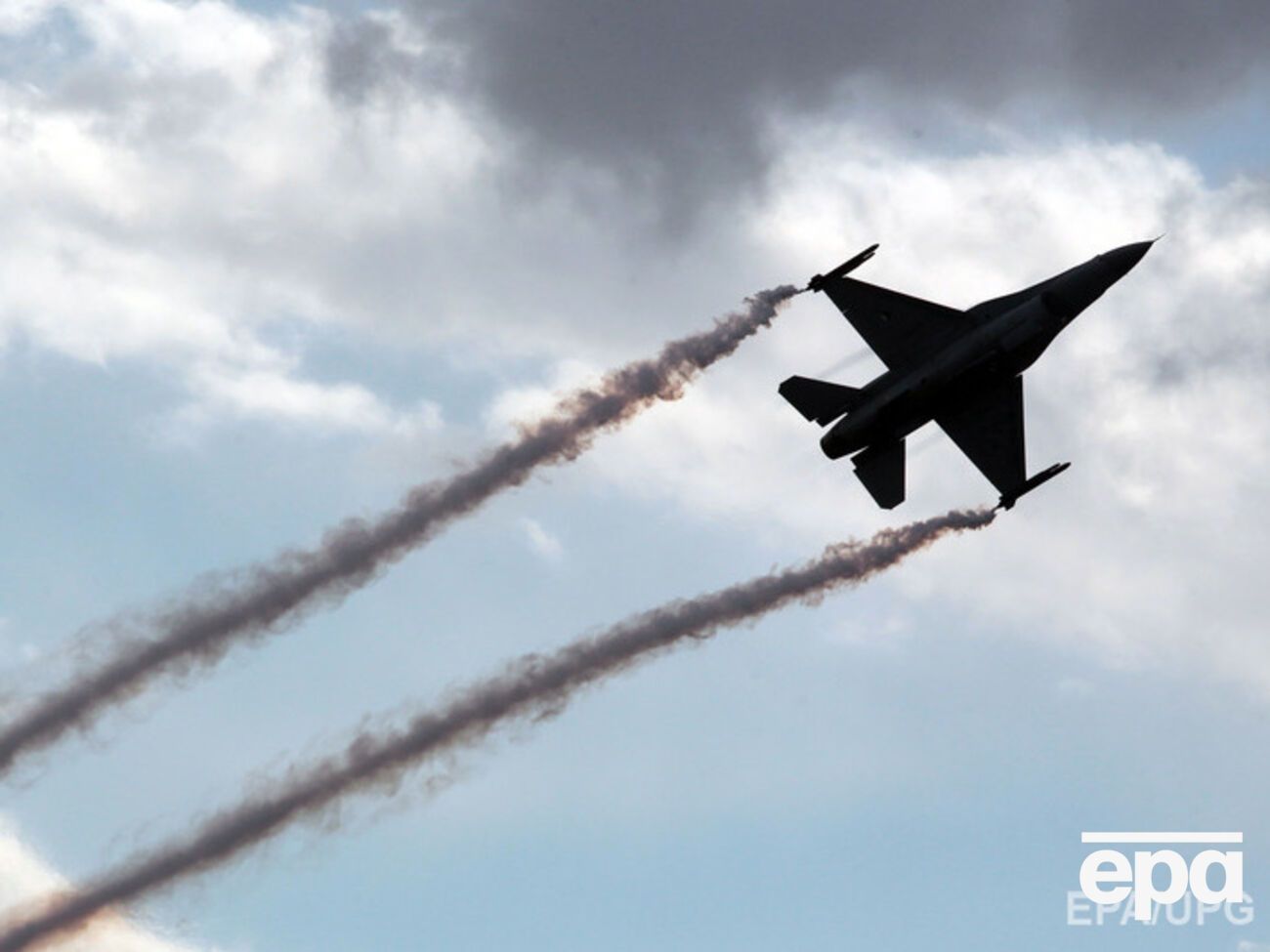 По сирийскому самолету были выпущены две ракеты