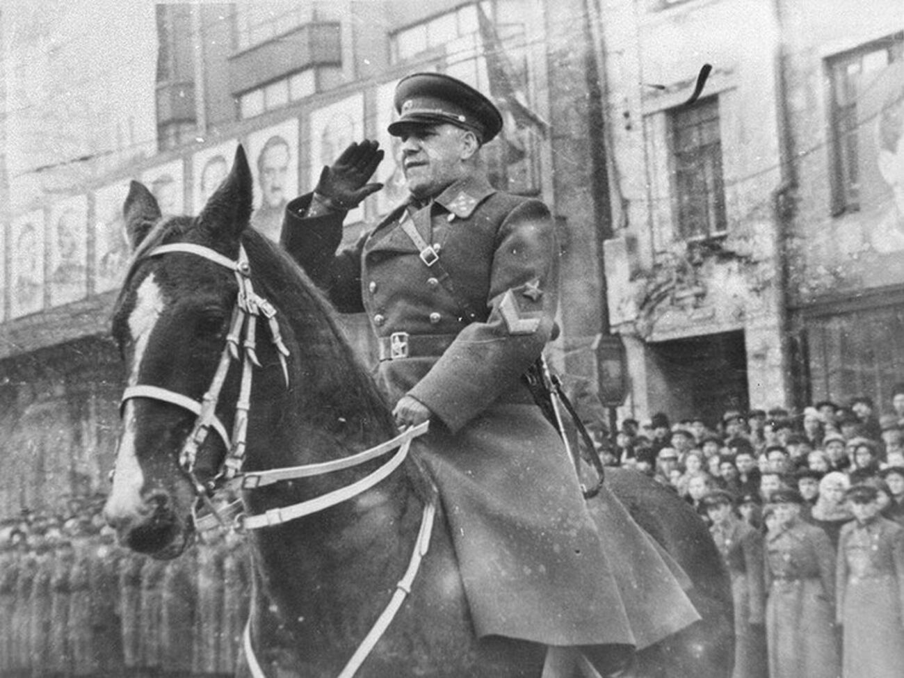 В Киеве разбили памятную доску маршалу Жукову