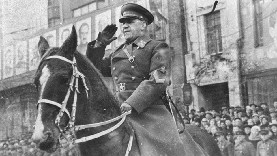 В Киеве разбили памятную доску маршалу Жукову