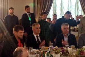 Глава Чечни Рамзан Кадыров присутствовал на свадьбе и станцевал лезгинку