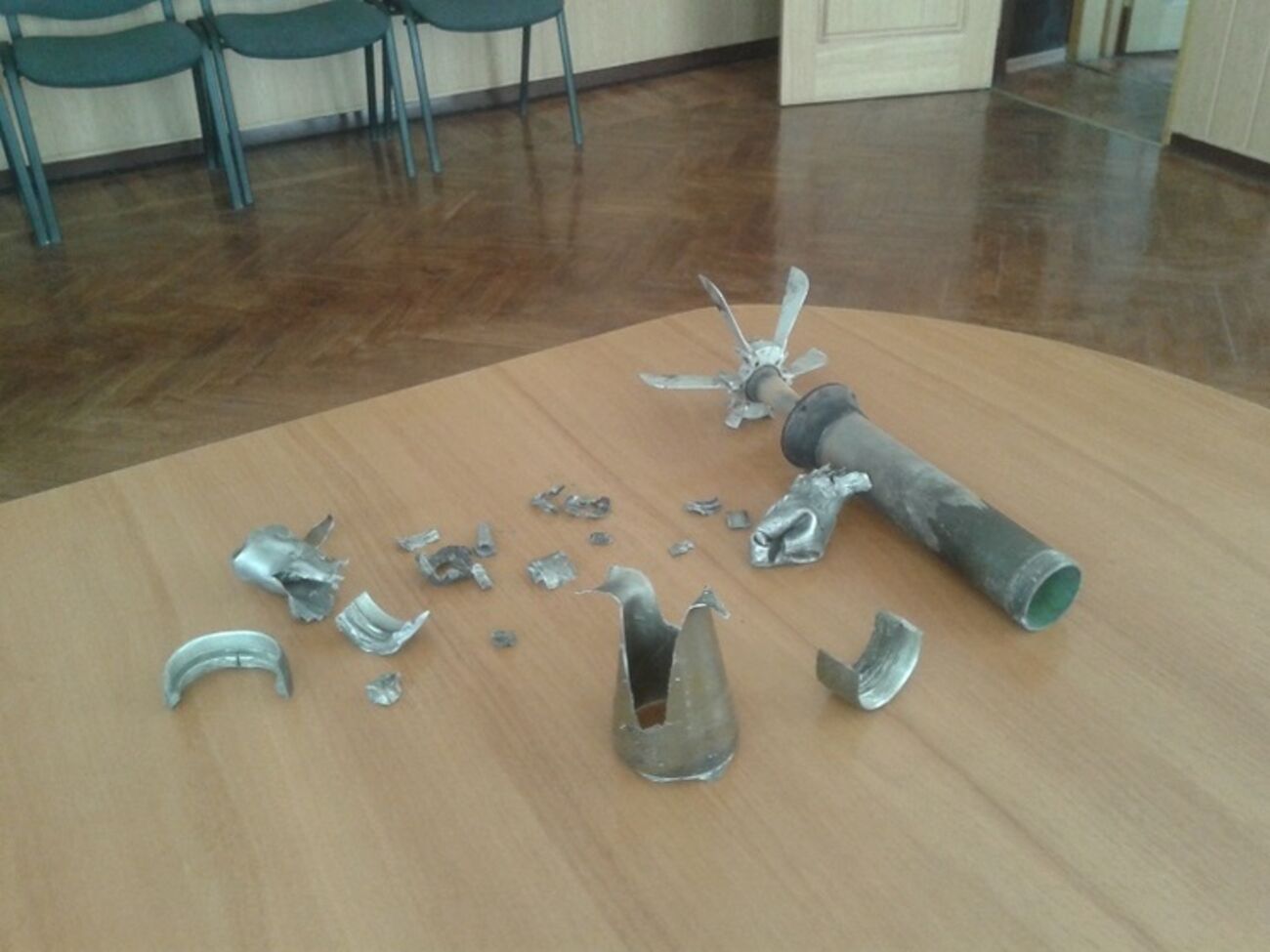 Остатки боеприпасов, которыми вчера обстреливали Станицу