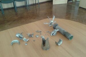 Остатки боеприпасов, которыми вчера обстреливали Станицу